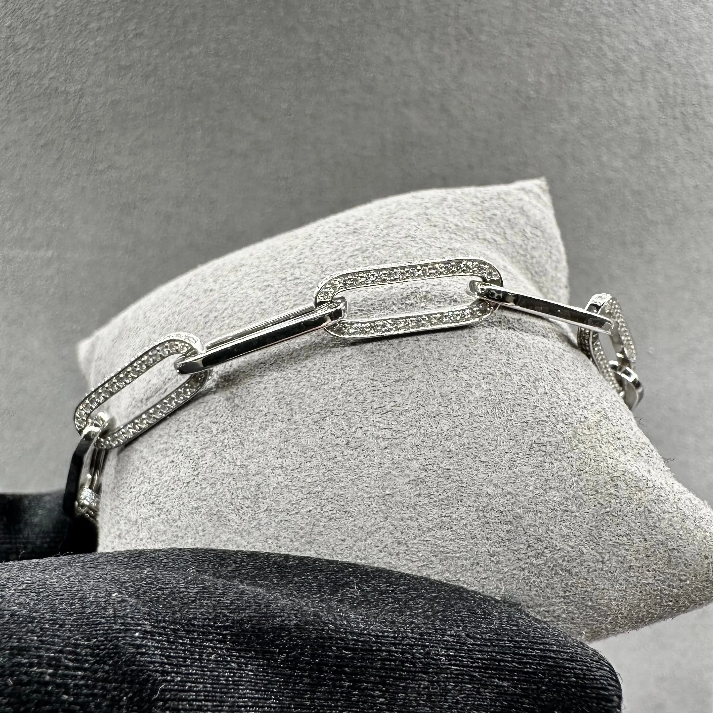 14kt White Gold Diamond Paperclip Bracelet