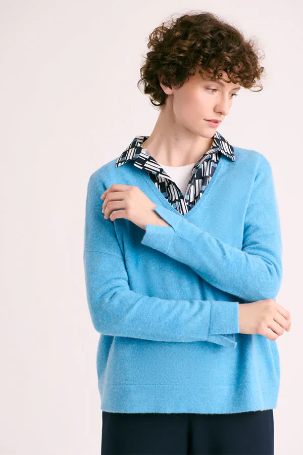 Devernois ALOLITE BLUE V-NECK CASHMERE SWEATER