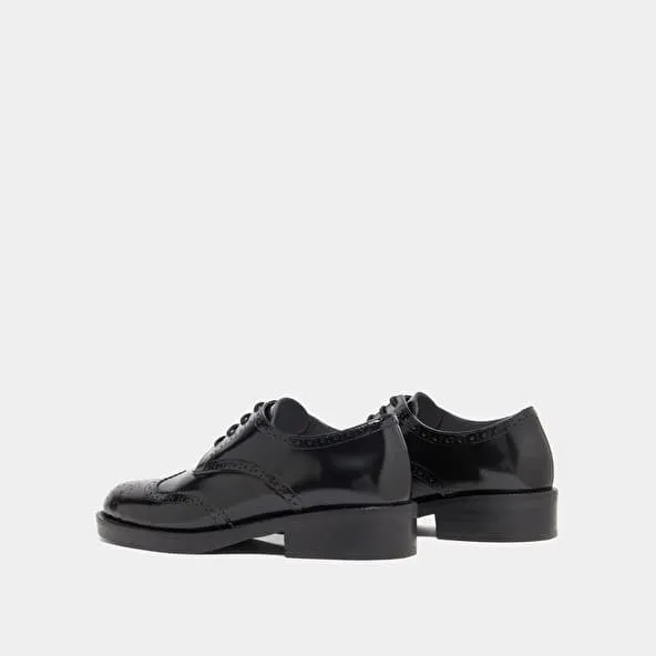 Lace-up Derbies in black shiny leather