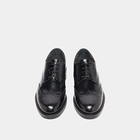 Lace-up Derbies in black shiny leather