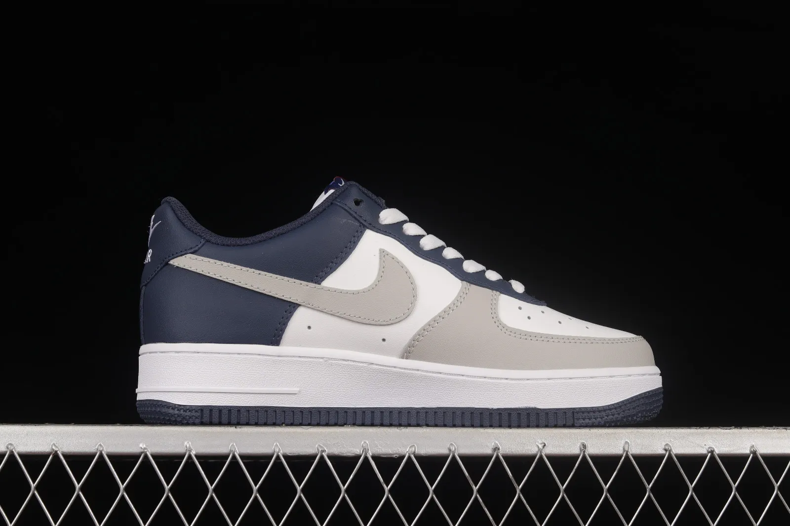 Nike Air Force 1 07 Low Midnight Navy White Light Grey BS8872-055