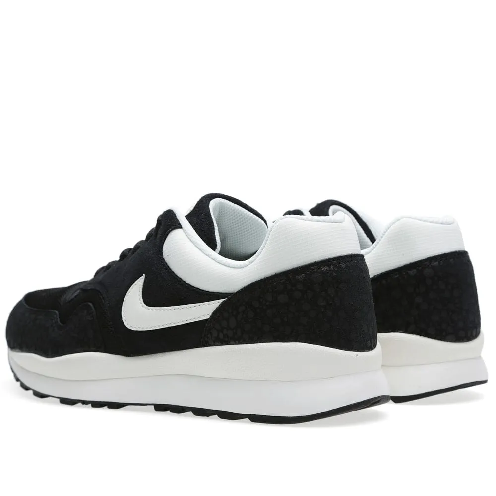 Nike Air SafariBlack & Sail