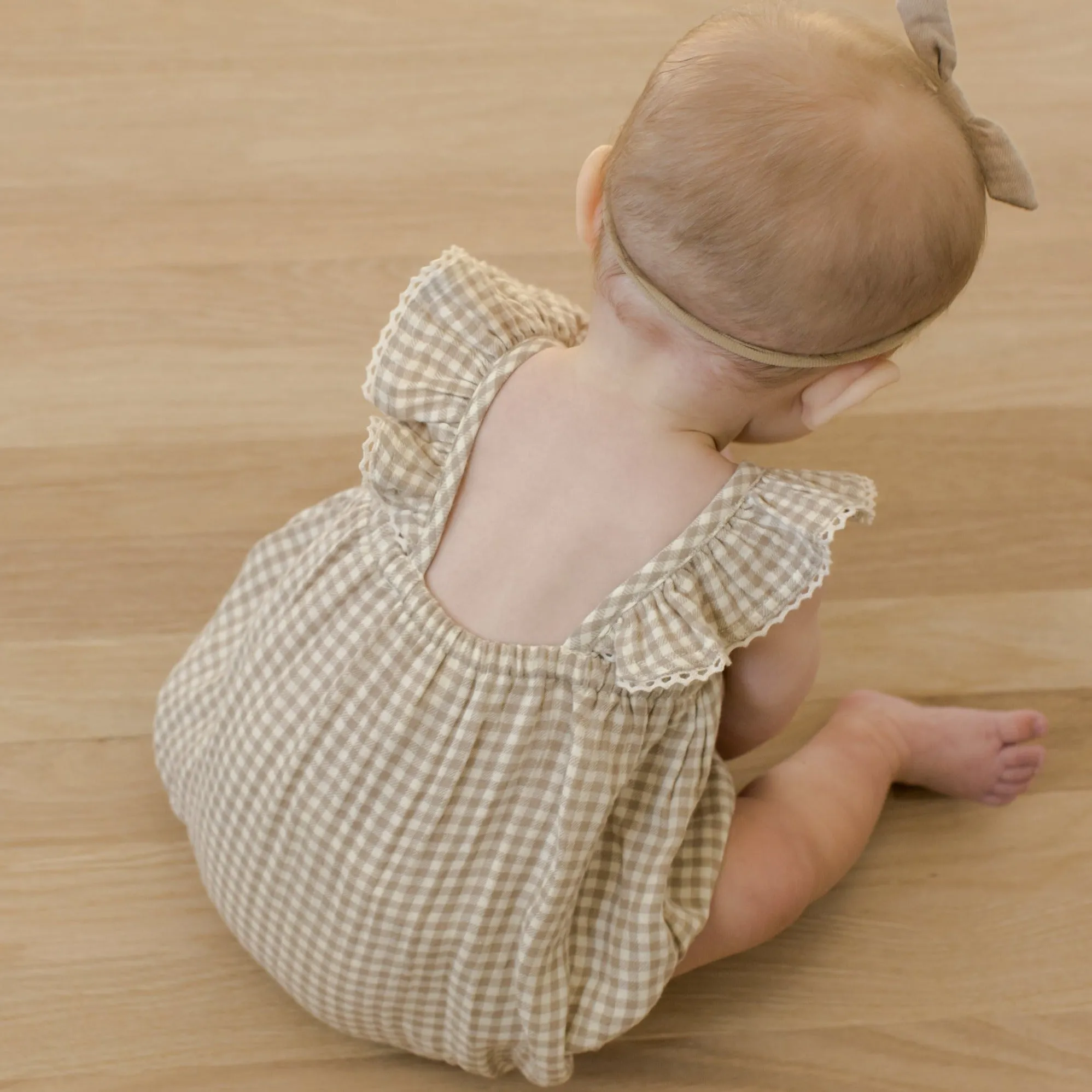 Quincy Mae Bonnie Romper - Oat Gingham