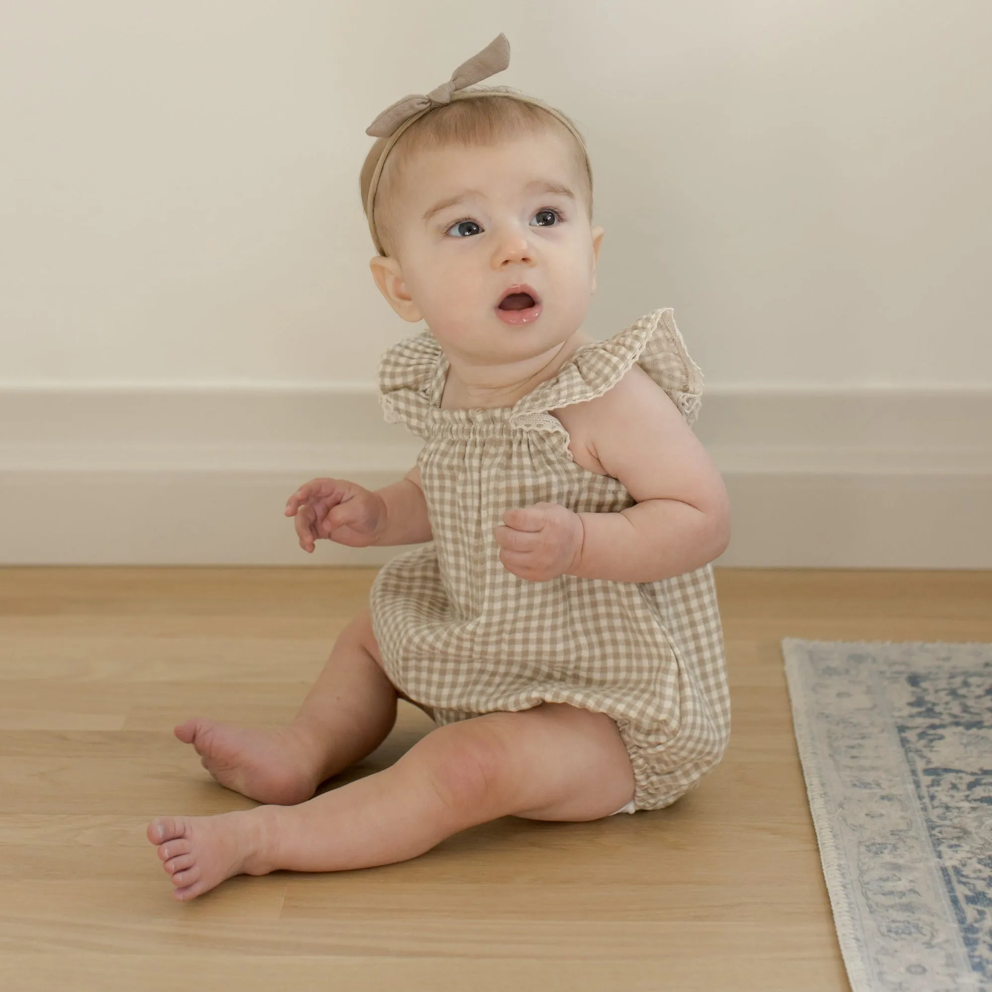 Quincy Mae Bonnie Romper - Oat Gingham