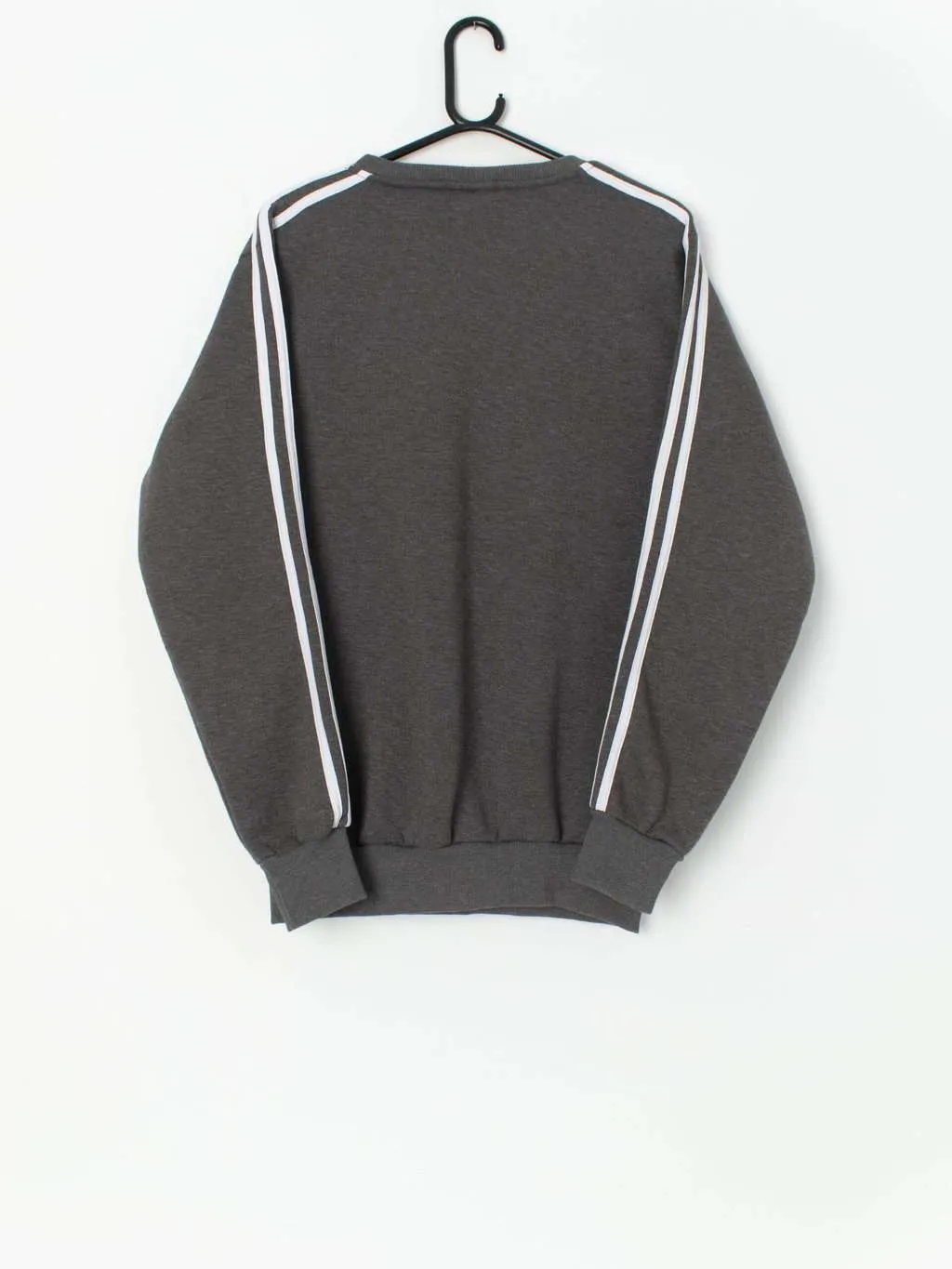 Vintage thick sweatshirt in grey by Adidas – Medium / Large